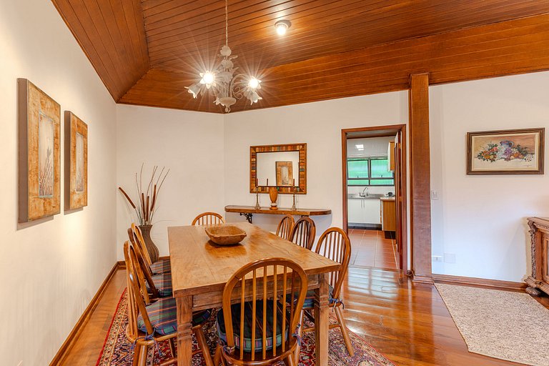 Lindo Apto no Capivari - Campos do Jordão/SP