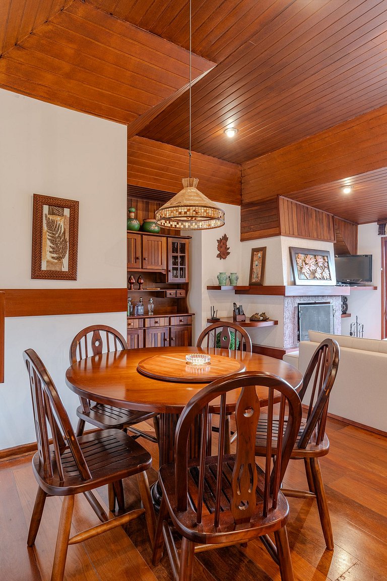 Lindo Apto no Capivari - Campos do Jordão/SP