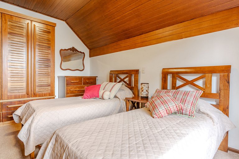 Lindo Apto no Capivari - Campos do Jordão/SP