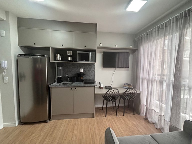 Apto completo a 400 metros da USP