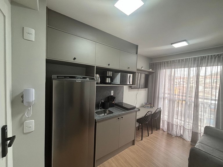 Apto completo a 400 metros da USP