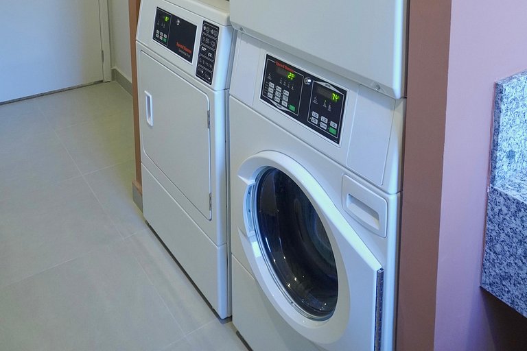 Apto completo a 400 metros da USP