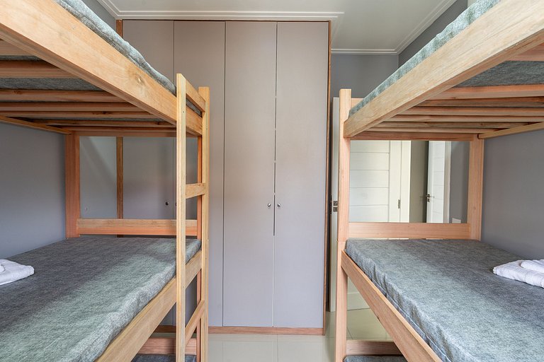 Moderno apartamento na Praia da Enseada