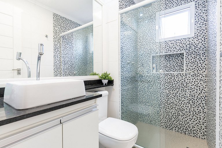 Moderno apartamento na Praia da Enseada