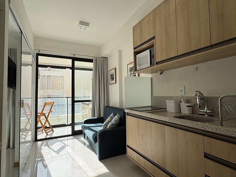 Farol da Barra em frente á praia