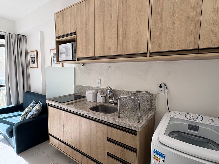 Farol da Barra em frente á praia