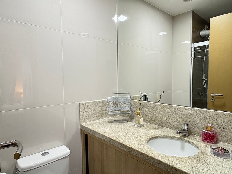 Farol da Barra em frente á praia