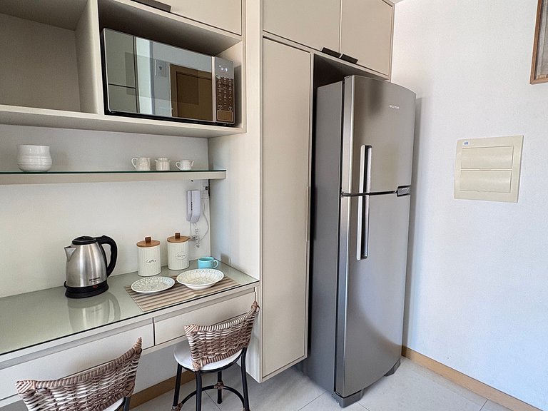 Apartamento com varanda em Salvador, Caminho das Árvores