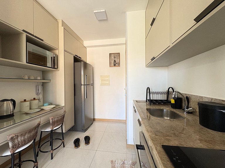 Apartamento com varanda em Salvador, Caminho das Árvores