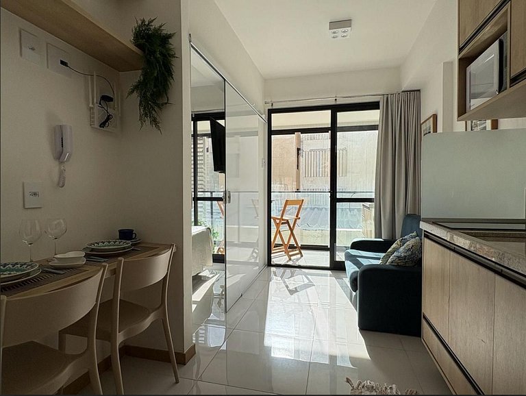 Farol da Barra em frente á praia