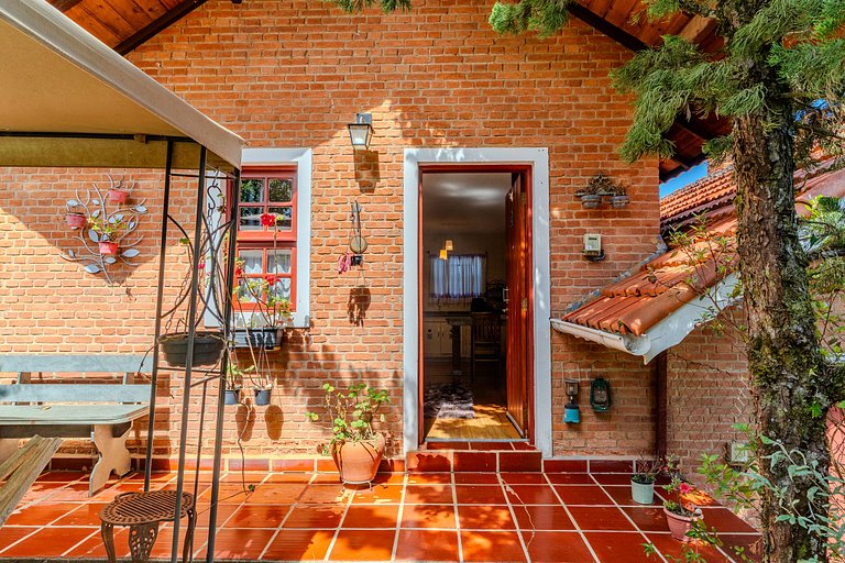 Chalezinho de montanha no centrinho de Monte Verde