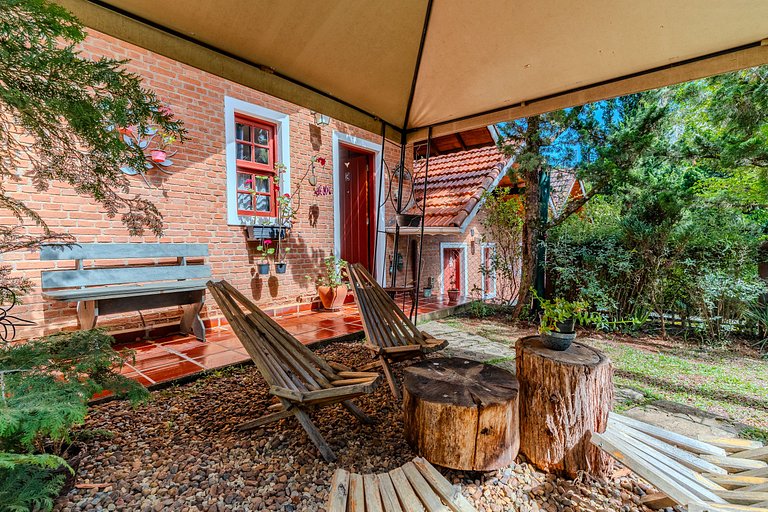 Chalezinho de montanha no centrinho de Monte Verde