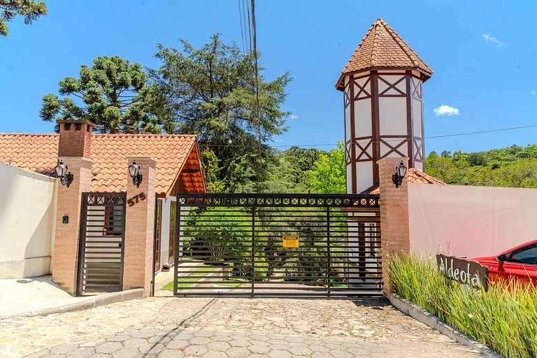 Linda Casa próximo ao Centro de Monte Verde/MG