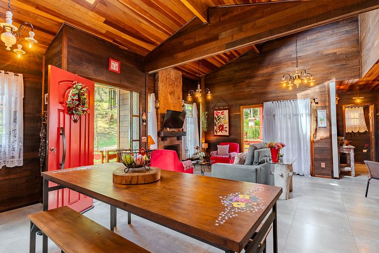 Linda Casa próximo ao Centro de Monte Verde/MG