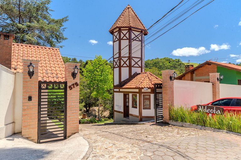 Linda Casa próximo ao Centro de Monte Verde/MG