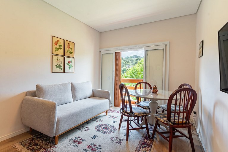 Apto no Centro -003- Campos do Jordão/SP