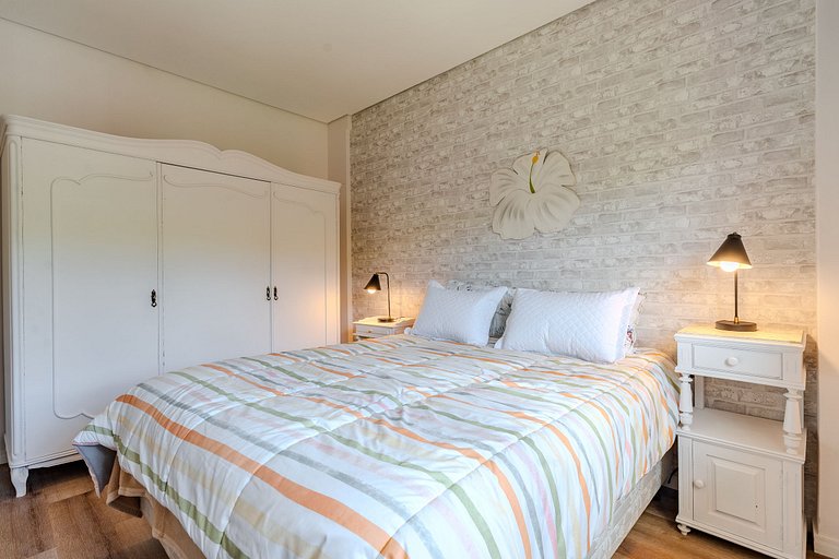 Apto no Centro -003- Campos do Jordão/SP