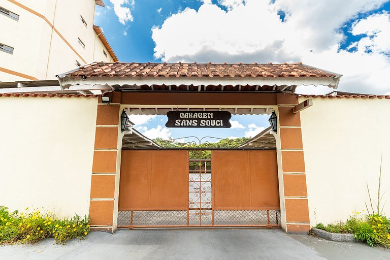 Apto no Centro -003- Campos do Jordão/SP