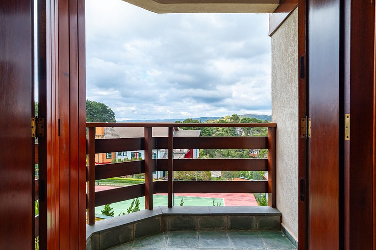 Apto no Capivari com 03 suites-Campos do Jordão/SP