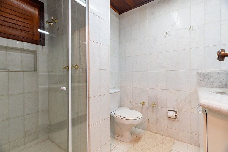 Apto no Capivari com 03 suites-Campos do Jordão/SP