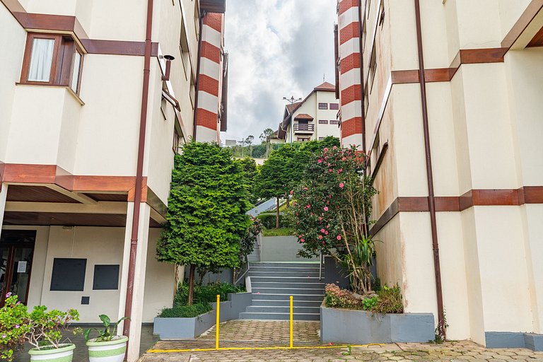 Apto no Capivari com 03 suites-Campos do Jordão/SP